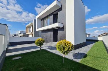 Casă în 2 niveluri! Durlești, str. Gurie Grosu, 175m2 + 4 ari. Varianta Albă! img