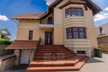 Casă în 4 nivele cu o suprafață de 480 m2 , Stăuceni img