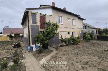 Casă în 2 niveluri! str. Gheorghe Bezviconi, Botanica, 340m2 + 6 ari! img