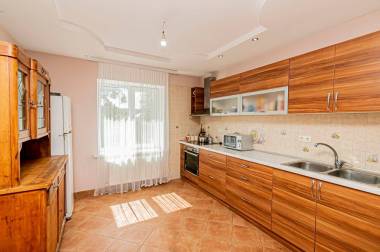 Casă spre vânzare cu 6 camere, 250 m2 în Suburbie, Ialoveni img