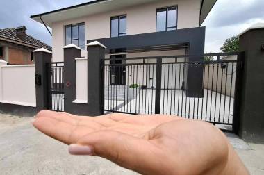 Vindem Casa in Varianta Alba in centrul Dumbravei img
