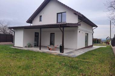 Casă spre vânzare cu 3 camere, 130 m2 în r. Ialoveni img