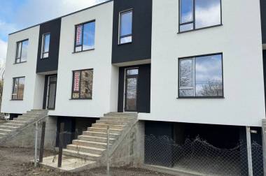 Vând Town House img