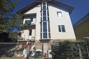 Casa in 4 nivele din cotilet img