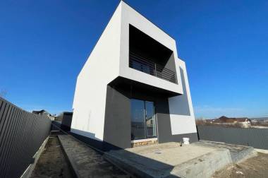 Hi-tech house img