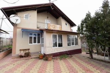 Casă în 2 nivele, str. 9 mai, trușeni img
