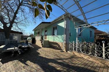 Casa in Razeni, 30 km de la Chisinau img