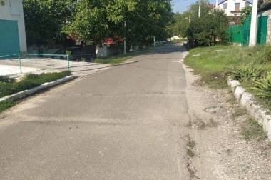 Se vinde casa pentru 2familii ,in stare buna cu intrari separate ,cu amlasare perfecta . img