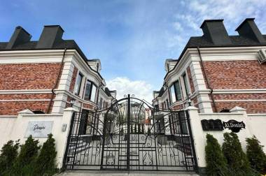 Townhouse img
